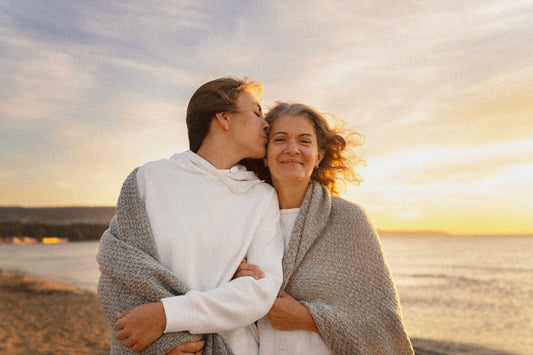 Skincare per mamme: la routine veloce e naturale per la Festa della Mamma