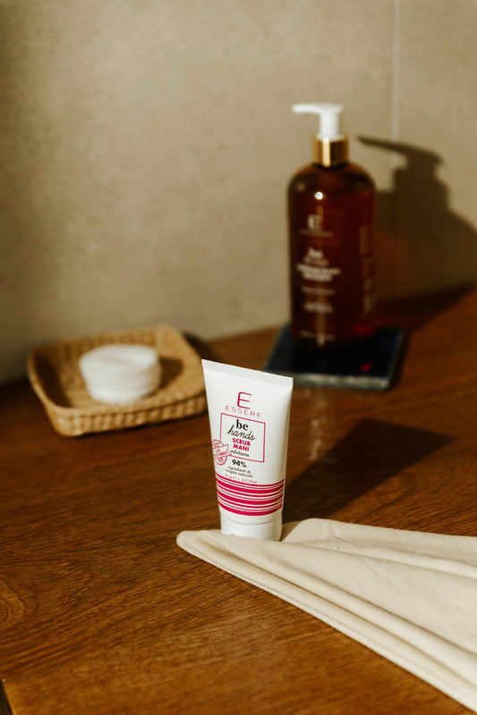 Perché le mani in inverno vanno curate (e cosa scegliere)